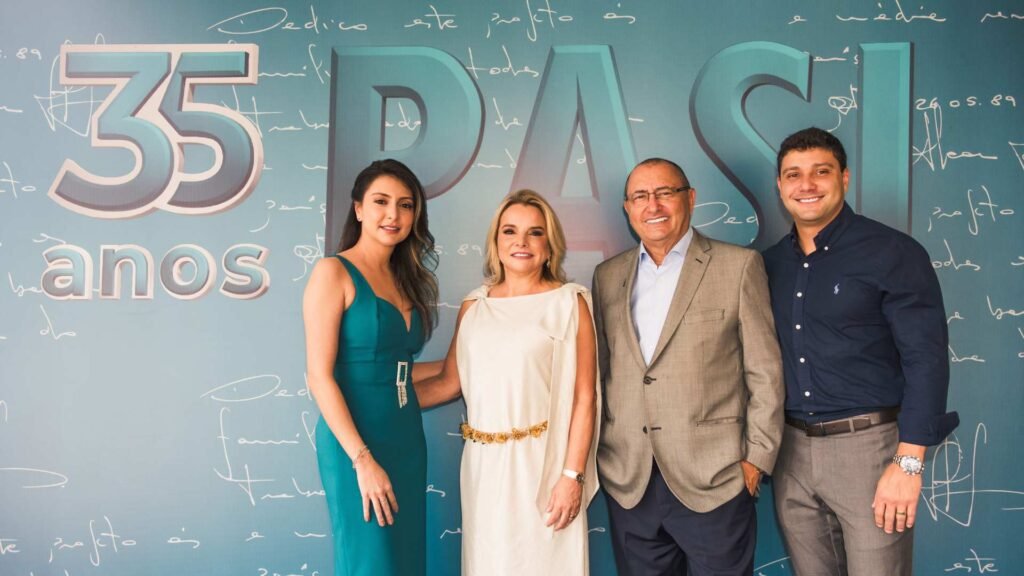 Fabiana Resende, Mariângela Marrocos, Alaor Silva Junior e Philippe Marrocos: família fundadora celebra 35 anos do PASI