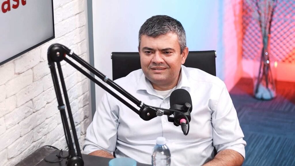 Erílio Lucena Head de Produtos Empresariais