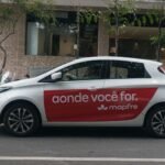Mapfre fecha parceria com carros de aplicativo e leva rebranding às ruas em campanha OOH