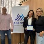 Agensel Itinerante homenageia Marina Cirne Lima Rahde por 42 anos no mercado de seguros